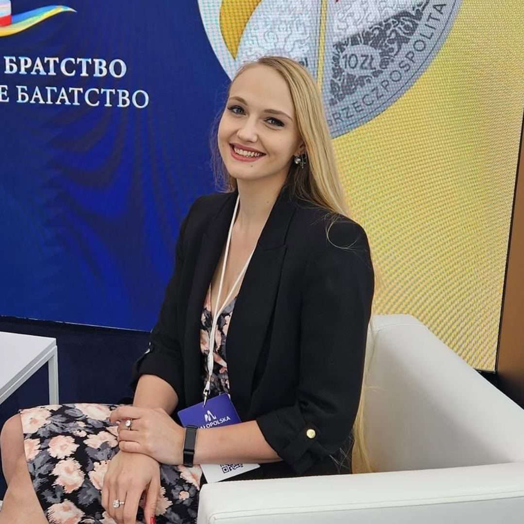 [TODO: opis zdjęcia portretowego pani Natalii]